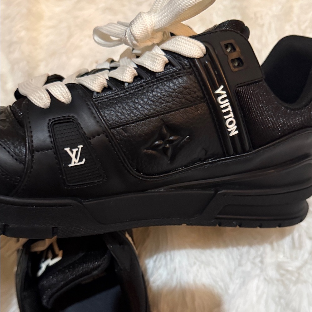 Louis Vuitton Black Leather Sneakers with White Laces - Picture 14 of 14
